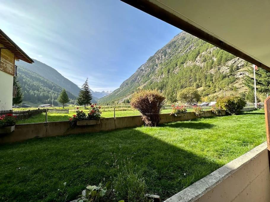 Alpine Retreat 4 Person Apartment Near Zermatt With Parking! Täsch Exterior foto
